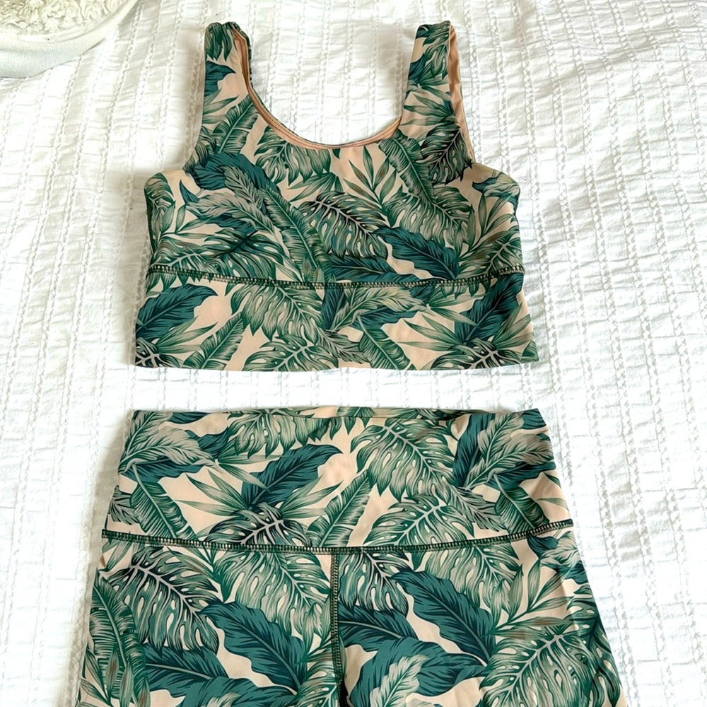 Spandex Workout Set - Top & Bottom - Size Medium